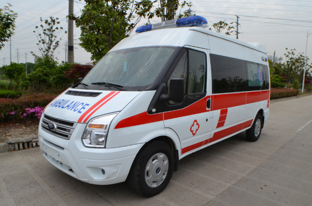 国六福特V348长轴中顶负压监护型救护车